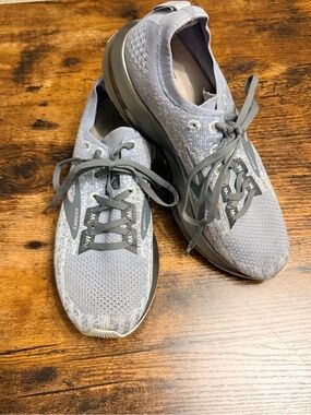 Brooks Light Gray Knit Running Shoes